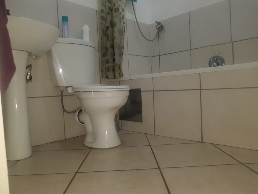 2 Bedroom Property for Sale in Waterval East North West